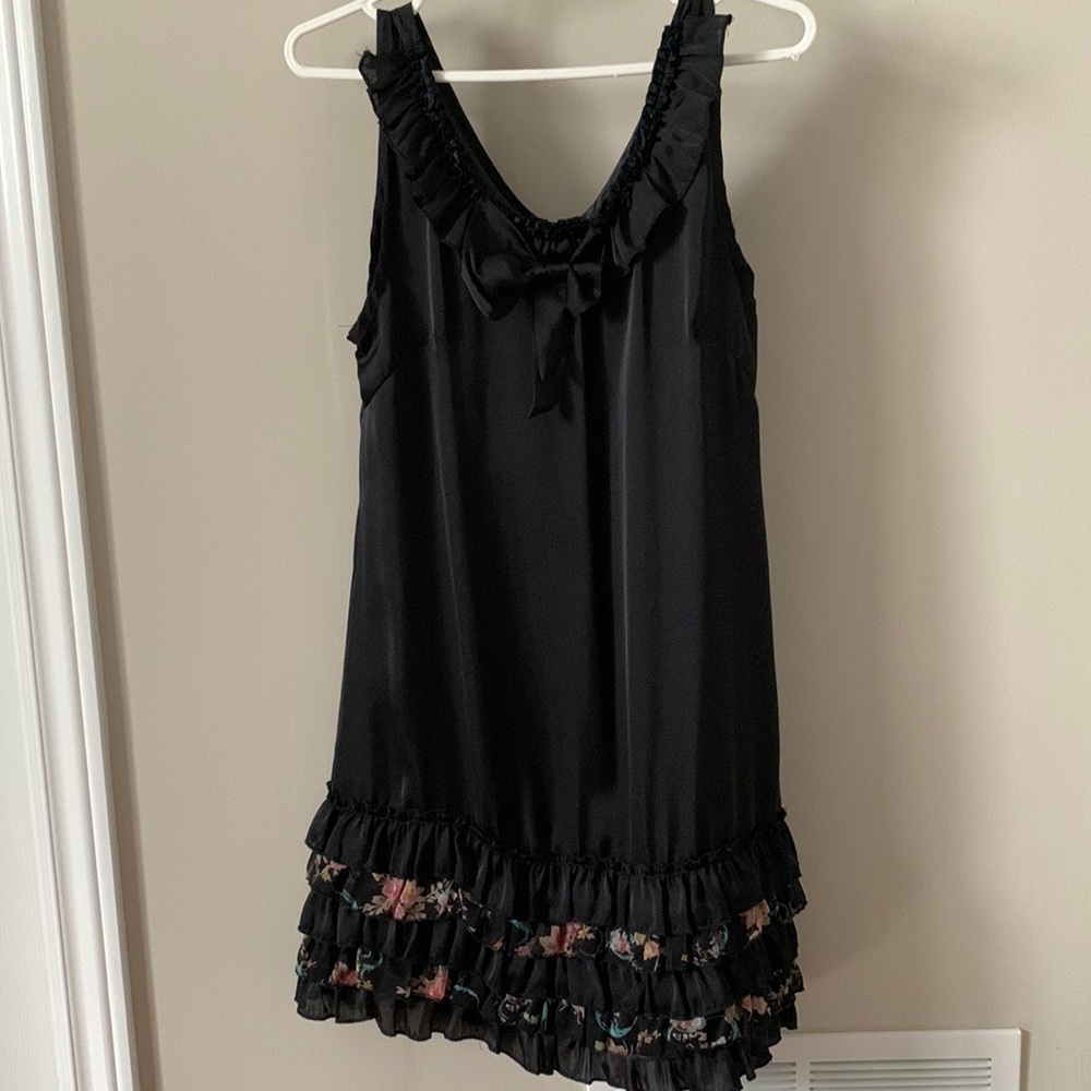 YUMI shift dress with floral ruffles at bottom | Size:S | In great condition